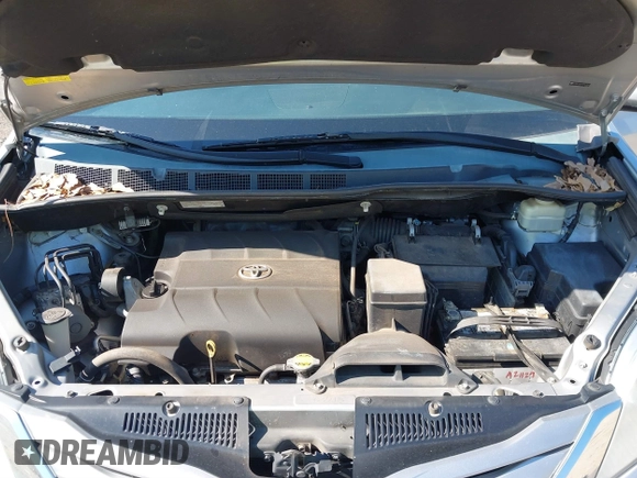 2015 Toyota Sienna LE AAS with VIN 5TDKK3DC4FS557542, listed as a IAAI auction lot 41756997 with 256,000 mi miles. Bid and sale history available at carsss.com. Image 10.