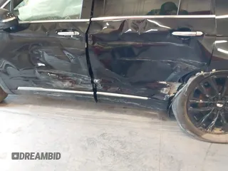 2022 Cadillac XT6 Premium Luxury z VIN 1GYKPDRS0NZ131233, wystawiony jako IAAI lot #41600244 z przebiegiem 112 258 mil mil oraz . Historia ofert i sprzedaży dostępna na DreamBid. Obrazek 6.