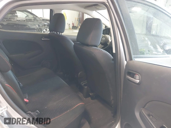 2014 Mazda 2 Touring z VIN JM1DE1LY2E0174833, wystawiony jako IAAI lot #42250632 z przebiegiem 90 168 mil mil oraz . Historia ofert i sprzedaży dostępna na DreamBid. Obrazek 8.