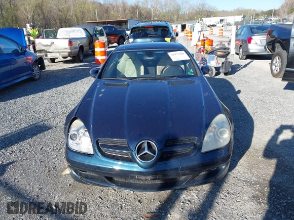 2005 Mercedes-Benz SLK 230/320 z VIN WDBWK56F55F040655, wystawiony jako IAAI lot #41971320 z przebiegiem 65 332 mil mil oraz . Historia ofert i sprzedaży dostępna na DreamBid. Obrazek 12.