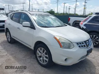 2011 Nissan Rogue SV z VIN JN8AS5MT4BW188834, wystawiony jako IAAI lot #42384040 z przebiegiem 151 780 mil mil oraz . Historia ofert i sprzedaży dostępna na DreamBid. Obrazek 1.