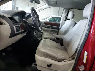 2010 Chrysler Town & Country Touring Plus with VIN 2A4RR8DX1AR427546, listed as a Copart auction lot 68314214 with 188,510 mi miles and Salvage Title. Bid and sale history available at DreamBid. Image 7.