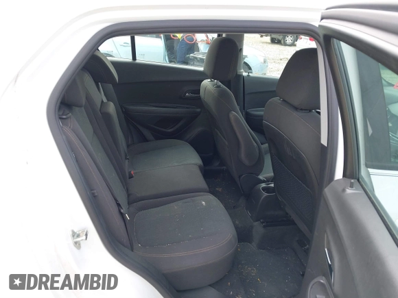 2018 Chevrolet Trax LS with VIN KL7CJNSB5JB713243, listed as a IAAI auction lot 41812654 with 92,901 mi miles. Bid and sale history available at carsss.com. Image 8.