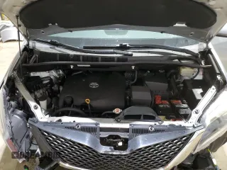 2017 Toyota Sienna SE with VIN 5TDXZ3DC6HS852078, listed as a Copart auction lot 51044615 with 81,552 mi miles and Salvage title. Bid and sale history available at DreamBid. Image 14.