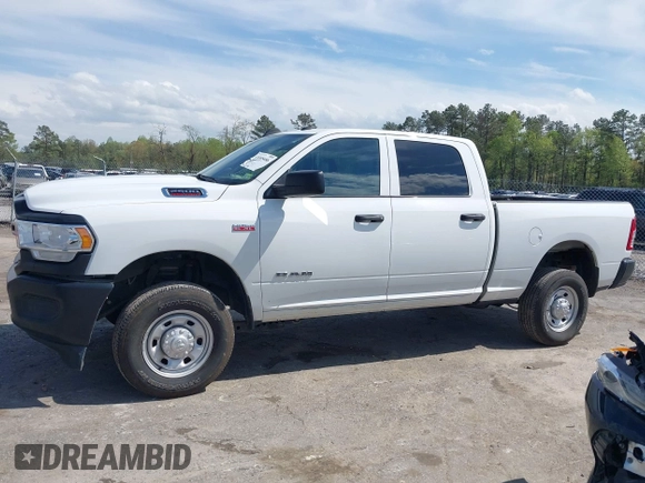 2022 Ram 2500 Tradesman with VIN 3C6UR5CJ6NG203221, listed as a IAAI auction lot 42005686 with 132,446 mi miles. Bid and sale history available at carsss.com. Image 14.