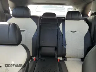 2021 Bentley Bentayga V8 z VIN SJAAM2ZV4MC034001, wystawiony jako Copart lot #78093424 z przebiegiem Nie podano mil oraz Szkoda całkowita • Salvage title. Historia ofert i sprzedaży dostępna na DreamBid. Obrazek 10.