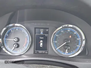 2017 Toyota Corolla L z VIN 2T1BURHEXHC805247, wystawiony jako IAAI lot #42156104 z przebiegiem 169 191 mil mil oraz . Historia ofert i sprzedaży dostępna na DreamBid. Obrazek 7.