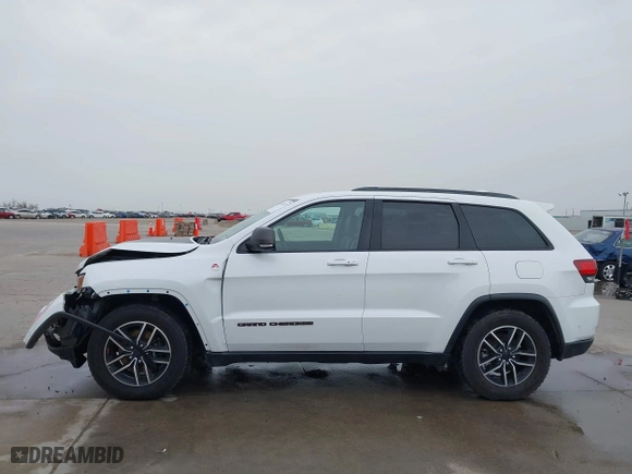 2019 Jeep Grand Cherokee Trailhawk with VIN 1C4RJFLG0KC837817, listed as a IAAI auction lot 41754787 with 86,235 mi miles. Bid and sale history available at carsss.com. Image 15.