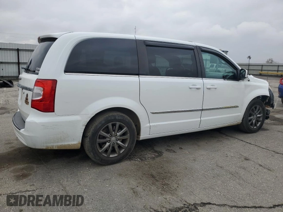 2015 Chrysler Town & Country S with VIN 2C4RC1HG0FR755170, listed as a Copart auction lot 82237754 with 214,466 mi miles and Salvage Title. Bid and sale history available at DreamBid. Image 3.