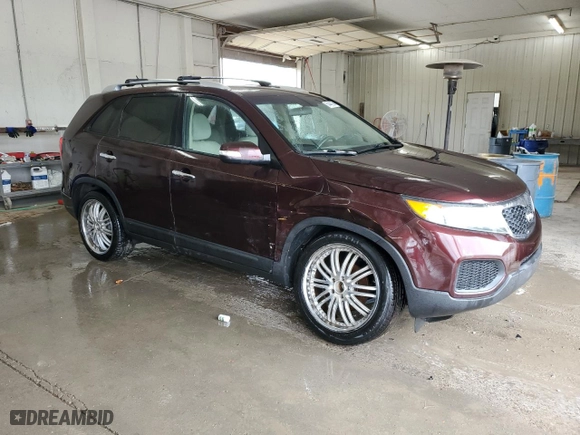 2013 Kia Sorento LX with VIN 5XYKTDA25DG336170, listed as a Copart auction lot 64440194 with 199,838 mi miles and Salvage Title. Bid and sale history available at carsss.com. Image 4.