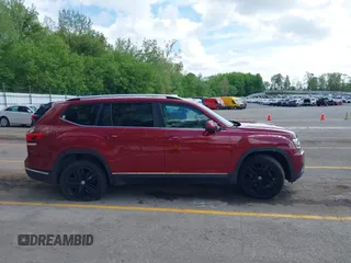 2018 Volkswagen Atlas SEL with VIN 1V2MR2CA3JC569544, listed as a IAAI auction lot 42271392 with 123,960 mi miles and . Bid and sale history available at DreamBid. Image 13.