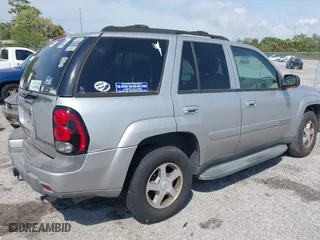 2004 Chevrolet TrailBlazer LT with VIN 1GNDS13SX42239605, listed as a IAAI auction lot 41862159 with 235,797 mi miles. Bid and sale history available at carsss.com. Image 4.