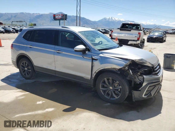 2024 Volkswagen Tiguan SE with VIN 3VV3B7AXXRM048869, listed as a Copart auction lot 56063825 with 30,881 mi miles and Clean title. Bid and sale history available at DreamBid. Image 4.