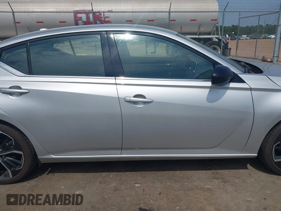 2023 Nissan Altima SR z VIN 1N4BL4CV3PN371333, wystawiony jako IAAI lot #42420194 z przebiegiem 47 460 mil mil oraz . Historia ofert i sprzedaży dostępna na DreamBid. Obrazek 13.