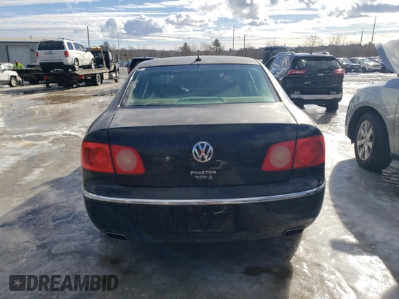 2004 Volkswagen Phaeton V8 z VIN WVWAF63D048011494, wystawiony jako Copart lot #43921145 z przebiegiem 129 758 mil mil oraz Czysty tytuł • Clean title. Historia ofert i sprzedaży dostępna na DreamBid. Obrazek 6.