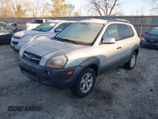 2009 Hyundai Tucson Limited with VIN KM8JN72D89U113873, listed as a IAAI auction lot 41758901 with 237,976 mi miles. Bid and sale history available at carsss.com. Image 2.