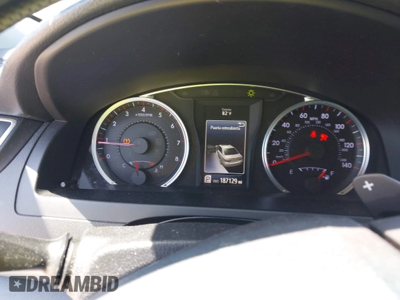 2015 Toyota Camry XLE with VIN 4T1BF1FK7FU020846, listed as a IAAI auction lot 42017645 with 187,129 mi miles. Bid and sale history available at carsss.com. Image 7.