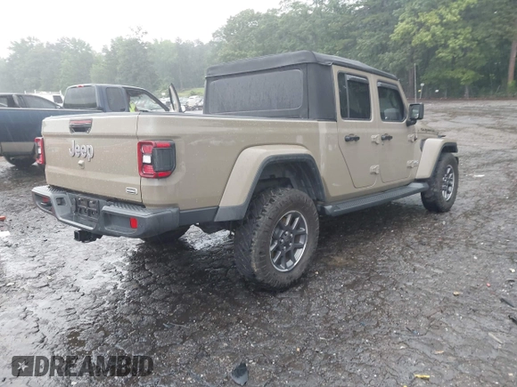 2020 Jeep Gladiator Overland z VIN 1C6HJTFG0LL160699, wystawiony jako IAAI lot #42326325 z przebiegiem 65 639 mil mil oraz . Historia ofert i sprzedaży dostępna na DreamBid. Obrazek 4.