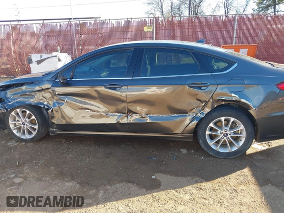 2020 Ford Fusion SE with VIN 3FA6P0H75LR129109, listed as a IAAI auction lot 41385458 with 98,099 mi miles. Bid and sale history available at carsss.com. Image 6.