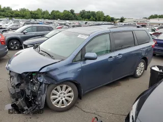 2017 Toyota Sienna XLE with VIN 5TDDZ3DC8HS166630, listed as a Copart auction lot 63404205 with 93,018 mi miles and Salvage title. Bid and sale history available at DreamBid. Image 1.