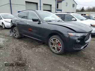 2017 Maserati Levante S with VIN ZN661YUS2HX241321, listed as a Copart auction lot 37863284 with 60,649 mi miles. Bid and sale history available at carsss.com. Image 4.