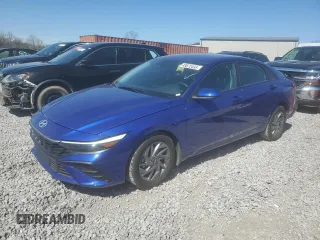 2024 Hyundai Elantra SEL z VIN KMHLM4DG1RU757801, wystawiony jako Copart lot #49872495 z przebiegiem 5 213 mil mil oraz Szkoda całkowita • Salvage title. Historia ofert i sprzedaży dostępna na DreamBid. Obrazek 1.