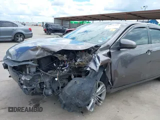2015 Toyota Camry XLE z VIN 4T1BF1FK8FU114881, wystawiony jako IAAI lot #42231368 z przebiegiem Nie podano mil oraz . Historia ofert i sprzedaży dostępna na DreamBid. Obrazek 6.