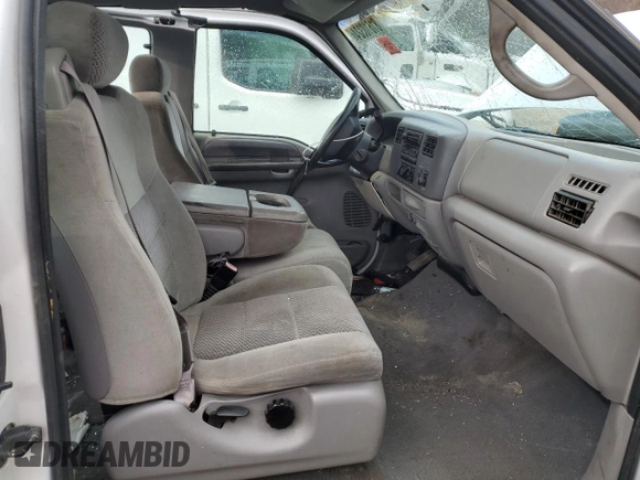 2001 Ford Super Duty F-250 XL with VIN 1FTNX20L01EB77093, listed as a Copart auction lot 81610324 with 219,741 mi miles and Salvage Title. Bid and sale history available at carsss.com. Image 7.