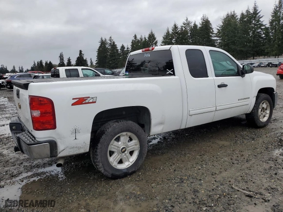 2013 Chevrolet Silverado 1500 LT with VIN 1GCRCSE00DZ272486, listed as a Copart auction lot 49567055 with 156,156 mi miles and Clean Title. Bid and sale history available at carsss.com. Image 3.