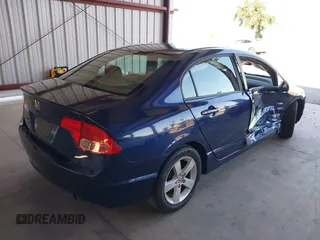 2008 Honda Civic LX z VIN 1HGFA16538L095147, wystawiony jako IAAI lot #42175033 z przebiegiem 287 112 mil mil oraz . Historia ofert i sprzedaży dostępna na DreamBid. Obrazek 4.