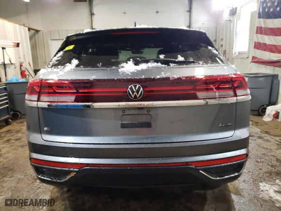 2024 Volkswagen Atlas Cross Sport 2.0T SE with VIN 1V2LE2CA2RC202122, listed as a Copart auction lot 82377044 with 21,184 mi miles and Salvage Title. Bid and sale history available at carsss.com. Image 6.