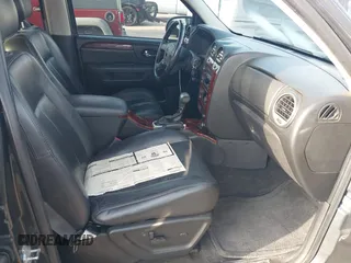 2007 GMC Envoy SLE z VIN 1GKDS13S872306655, wystawiony jako IAAI lot #42510039 z przebiegiem 174 377 mil mil oraz . Historia ofert i sprzedaży dostępna na DreamBid. Obrazek 5.