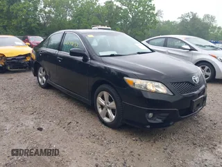 2011 Toyota Camry LE z VIN 4T1BF3EK3BU744766, wystawiony jako IAAI lot #42348183 z przebiegiem 178 304 mil mil oraz . Historia ofert i sprzedaży dostępna na DreamBid. Obrazek 1.