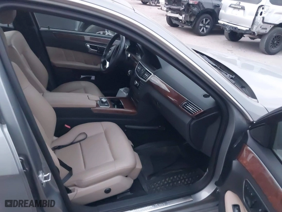 2013 Mercedes-Benz E-Class E 350 Luxury with VIN WDDHF8JB2DA722799, listed as a IAAI auction lot 41766797 with 87,646 mi miles. Bid and sale history available at carsss.com. Image 5.