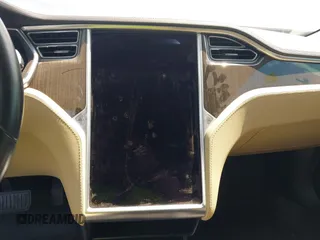 2013 Tesla Model S с VIN 5YJSA1CN9DFP09973, выставлен на аукционе IAAI как лот 42724026 с пробегом 61 546 миль миль и . История ставок и продаж доступна на DreamBid. Изображение 19.