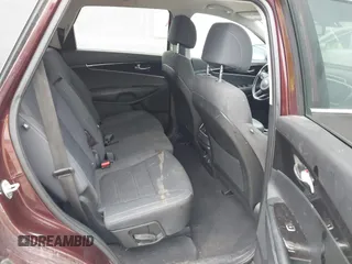 2017 Kia Sorento LX with VIN 5XYPG4A31HG259077, listed as a IAAI auction lot 42199198 with Not Provided miles. Bid and sale history available at carsss.com. Image 8.