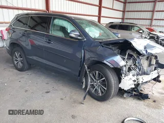 2018 Toyota Highlander SE z VIN 5TDJZRFH1JS850522, wystawiony jako IAAI lot #42034345 z przebiegiem 214 624 mil mil oraz . Historia ofert i sprzedaży dostępna na DreamBid. Obrazek 1.
