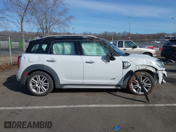 2019 MINI Countryman Cooper with VIN WMZYV5C55K3E05106, listed as a IAAI auction lot 41514627 with 69,399 mi miles. Bid and sale history available at carsss.com. Image 14.