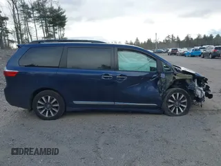 2018 Toyota Sienna XLE with VIN 5TDDZ3DC0JS204454, listed as a IAAI auction lot 41256608 with 153,543 mi miles. Bid and sale history available at carsss.com. Image 14.
