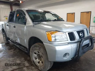 2006 Nissan Titan LE z VIN 1N6AA07B76N568747, wystawiony jako IAAI lot #41937727 z przebiegiem Nie podano mil oraz . Historia ofert i sprzedaży dostępna na DreamBid. Obrazek 1.