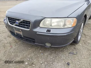 2005 Volvo S60 with VIN YV1RS592352427889, listed as a IAAI auction lot 41521967 with 1 mi miles. Bid and sale history available at carsss.com. Image 6.
