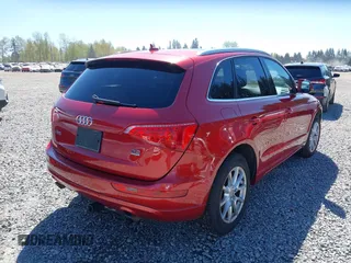 2010 Audi Q5 Premium Plus z VIN WA1LKAFP9AA096749, wystawiony jako IAAI lot #42058422 z przebiegiem 163 772 mil mil oraz . Historia ofert i sprzedaży dostępna na DreamBid. Obrazek 4.