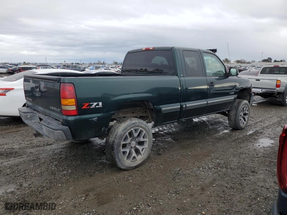 2001 Chevrolet Silverado 1500 LS with VIN 2GCEK19T111277071, listed as a Copart auction lot 45432455 with 218,773 mi miles and Clean Title. Bid and sale history available at carsss.com. Image 3.