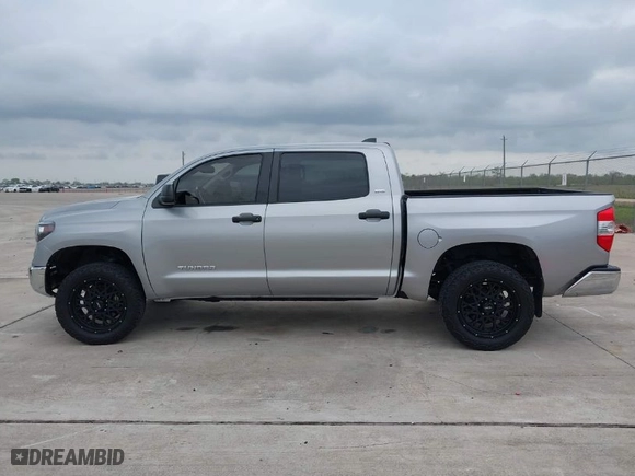 2021 Toyota Tundra 2WD SR5 with VIN 5TFEY5F19MX299576, listed as a IAAI auction lot 41902276 with NaN miles. Bid and sale history available at carsss.com. Image 14.