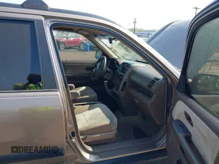 2003 Honda CR-V EX with VIN SHSRD78853U147671, listed as a IAAI auction lot 42117265 with 228,072 mi miles and . Bid and sale history available at carsss.com. Image 5.