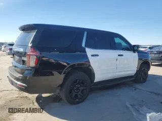 2022 Chevrolet Tahoe Commercial z VIN 1GNSCLEDXNR218616, wystawiony jako Copart lot #88235925 z przebiegiem 45 451 mil mil oraz Szkoda całkowita • Salvage title. Historia ofert i sprzedaży dostępna na DreamBid. Obrazek 3.