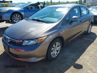 2012 Honda Civic LX z VIN 2HGFB2F58CH587746, wystawiony jako IAAI lot #41892347 z przebiegiem 138 232 mil mil oraz . Historia ofert i sprzedaży dostępna na DreamBid. Obrazek 2.
