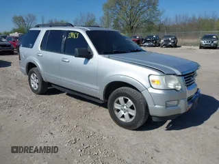 2010 Ford Explorer XLT z VIN 1FMEU7DEXAUA78008, wystawiony jako IAAI lot #42233483 z przebiegiem 172 471 mil mil oraz . Historia ofert i sprzedaży dostępna na DreamBid. Obrazek 1.