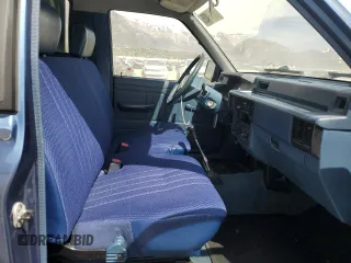 1989 Mitsubishi Mighty Max z VIN JA7FL24D7KP055207, wystawiony jako Copart lot #53172405 z przebiegiem 118 439 mil mil oraz Szkoda całkowita • Salvage title. Historia ofert i sprzedaży dostępna na DreamBid. Obrazek 10.