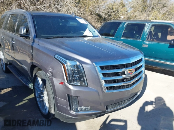 2018 Cadillac Escalade Luxury z VIN 1GYS3BKJ0JR147752, wystawiony jako IAAI lot #41419140 z przebiegiem 124 376 mil mil oraz . Historia ofert i sprzedaży dostępna na DreamBid. Obrazek 6.